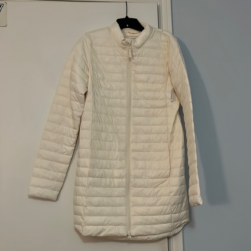 old navy active white long puffer jacket, size S (long)